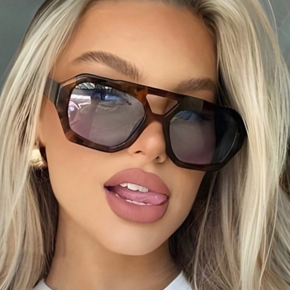 Luxe Leopard Print Lightweight Retro Sunglasses